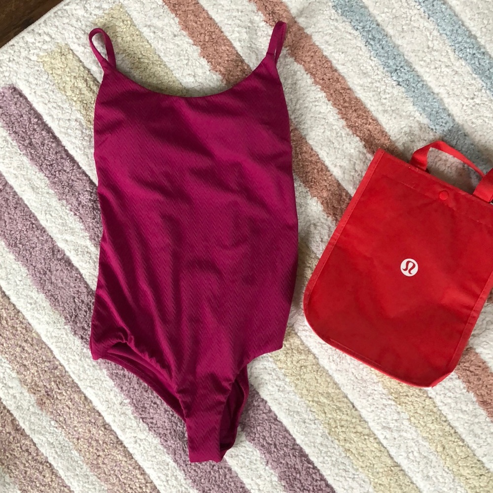 Lululemon waterside chevron magenta pink one piece suit